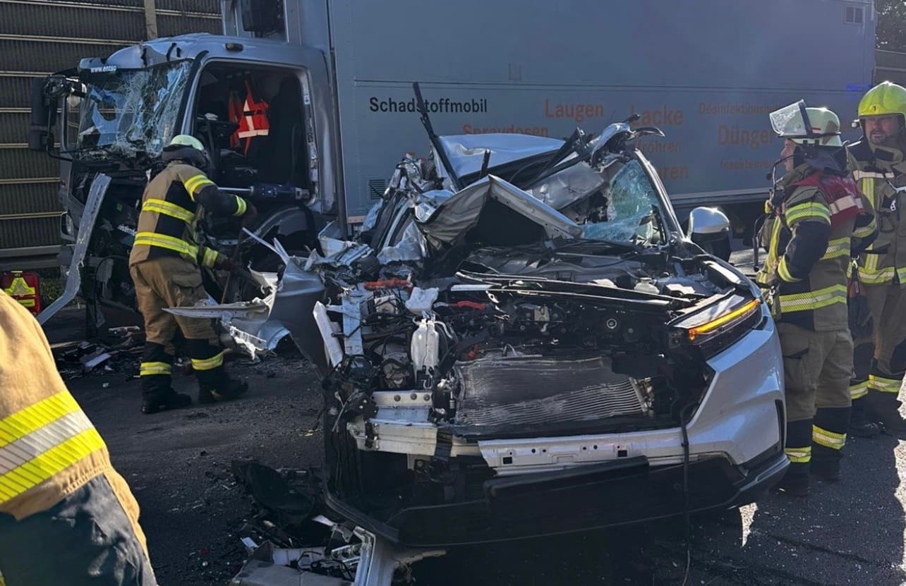 اصابة شخصين في حادث على طريق A57 بألمانيا