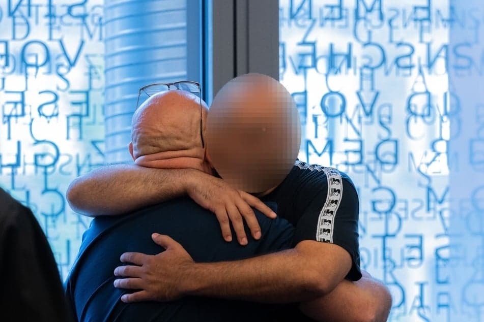 German arms warehouse trial begins