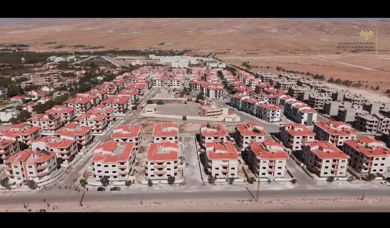 وزارة الأشغال تسلّم شقق سكنية في دير عطية