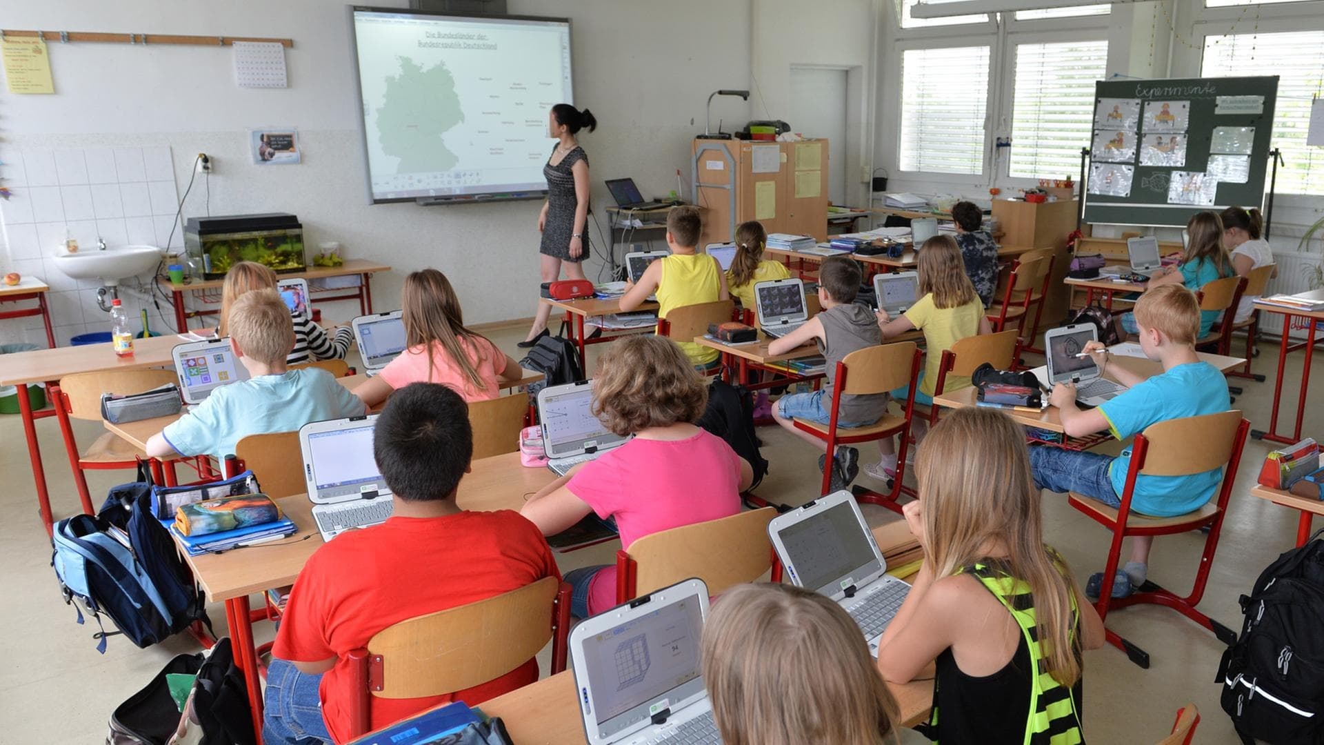 German teacher challenges retirement after 17 years of unpaid salary