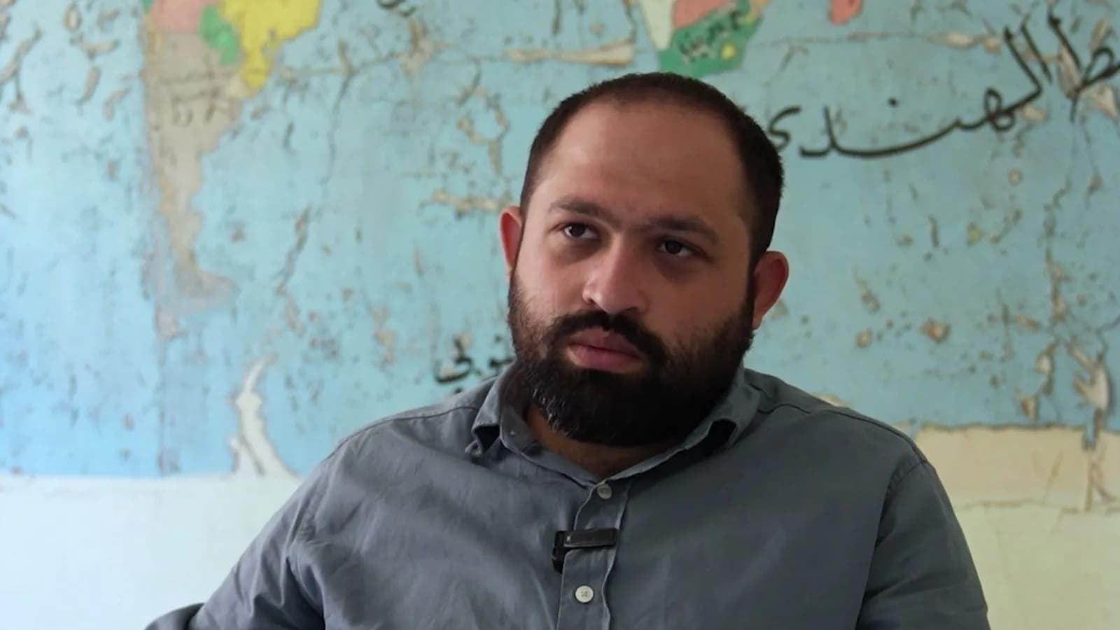 حفيد غاندي العرب يعود إلى قريته