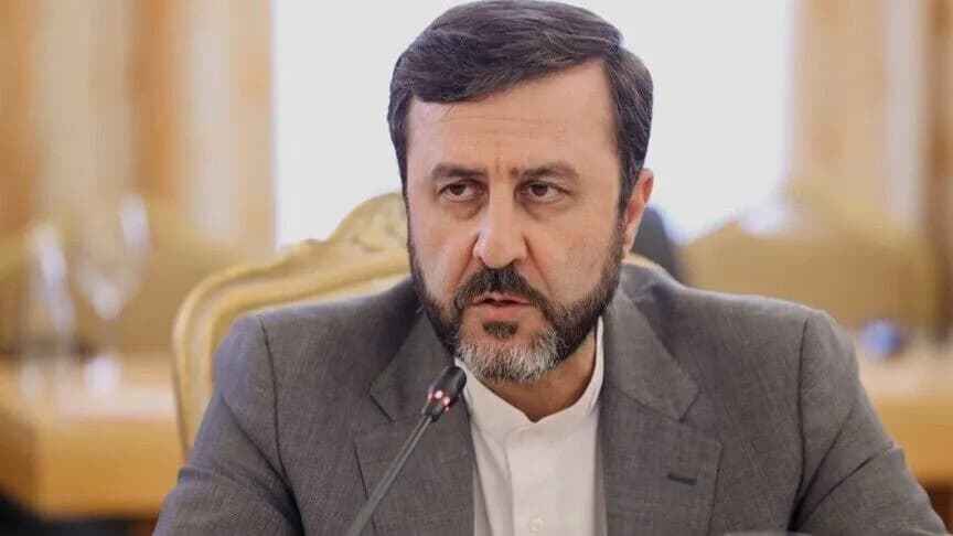 Iran responds to Trump: Strait of Hormuz not seized by tweets