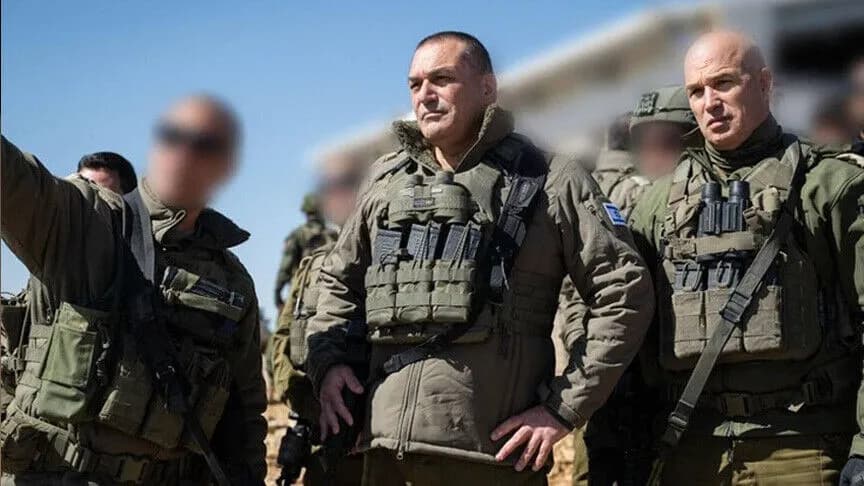 رئيس أركان الجيش الإسرائيلي يتفقد جنوده في جنوب سوريا