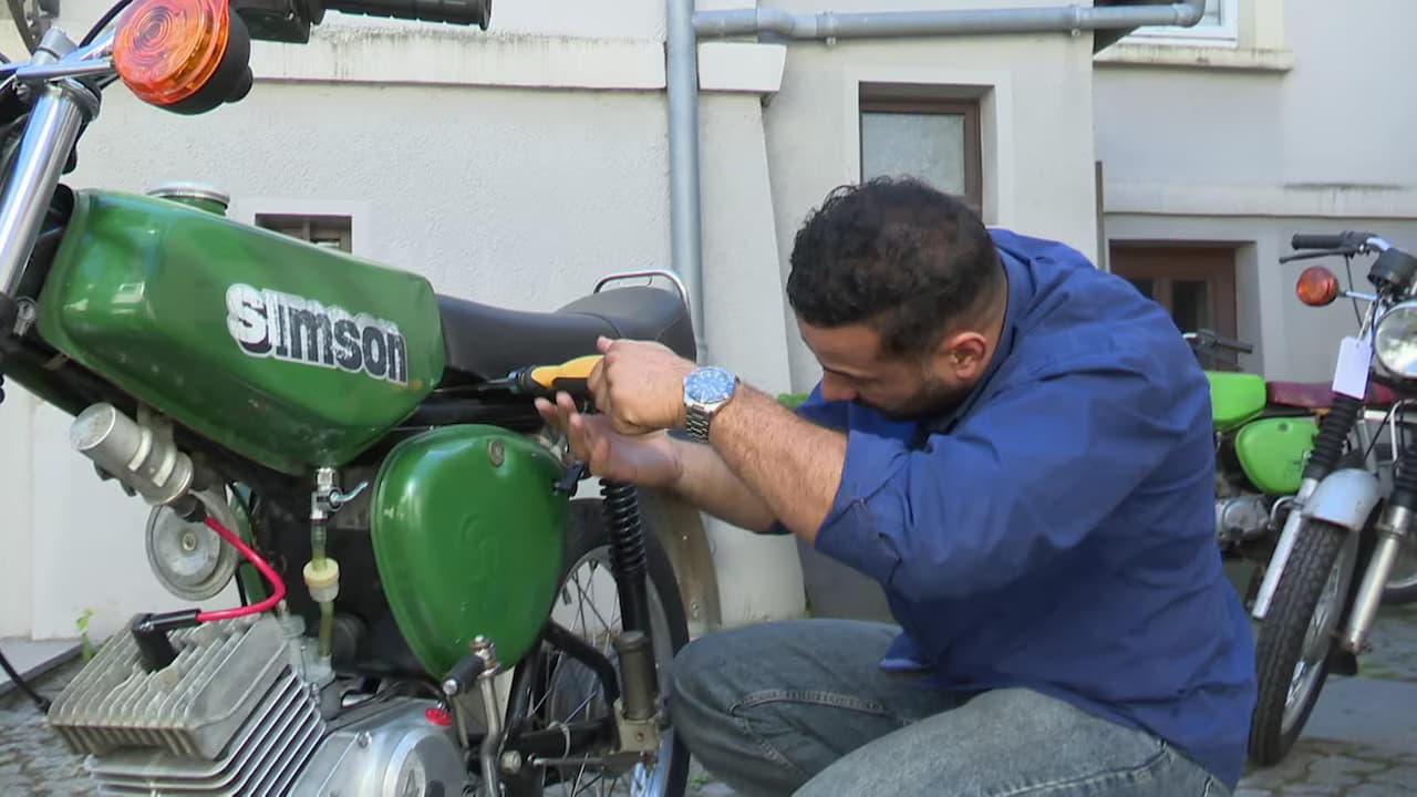 Syrian Passion Revives East German Bicycles