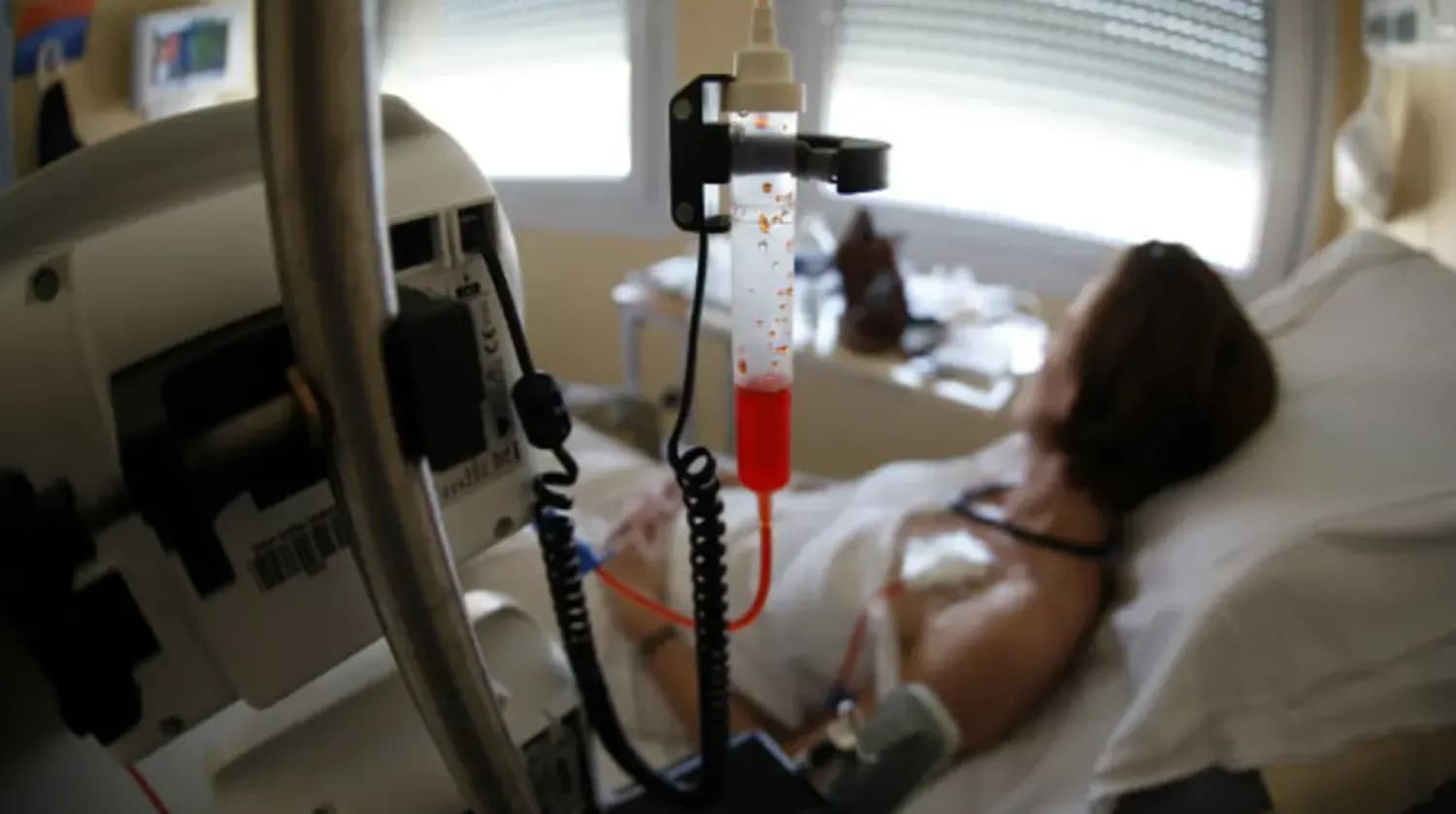 Britain adopts innovative "living drug" for cancer