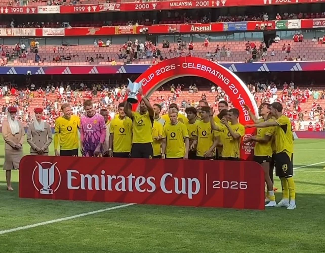 بوروسيا دورتموند يفوز على أرسنال في كأس الإمارات