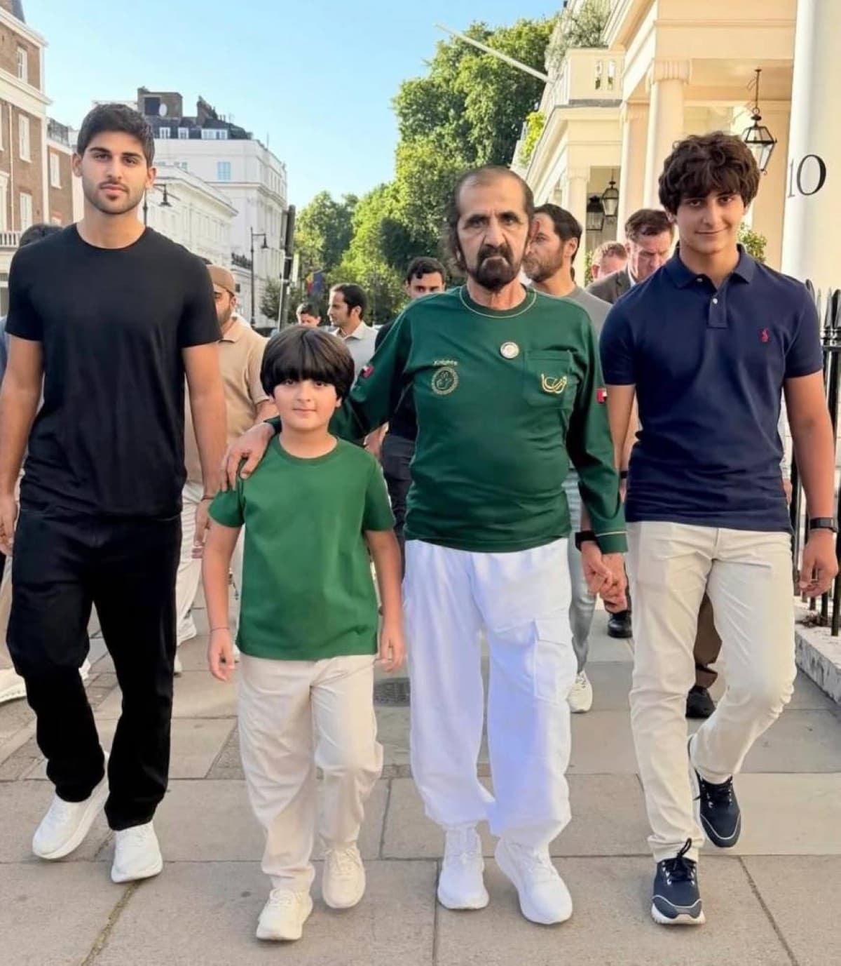 محمد بن راشد يحث على الاستثمار في اللحظات العائلية