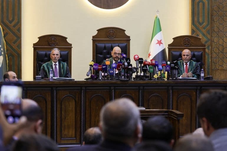 محكمة الجنايات تقضي بالإعدام على نجيب والأسد