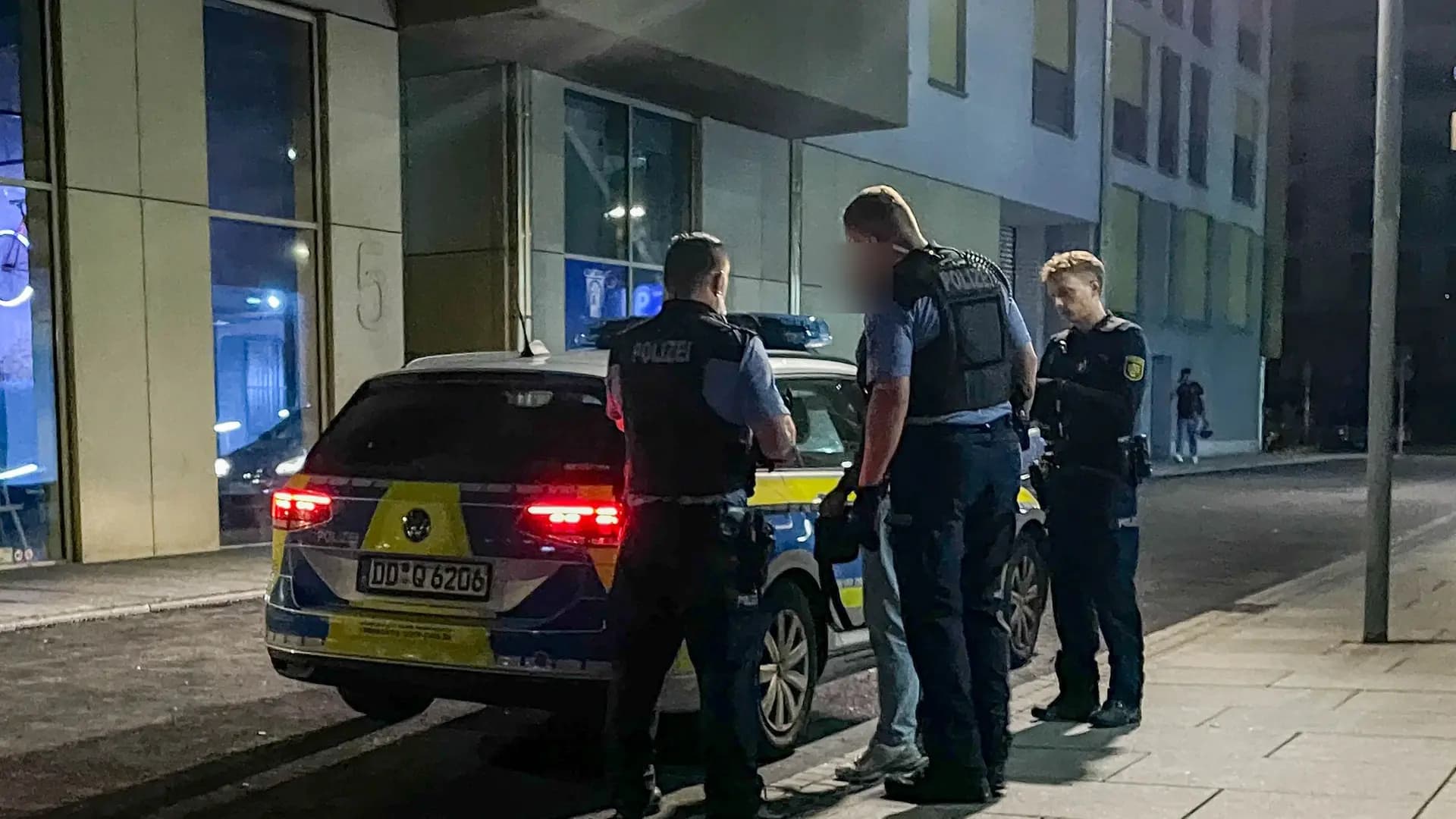 German police arrest teen in Dresden after 3 robberies