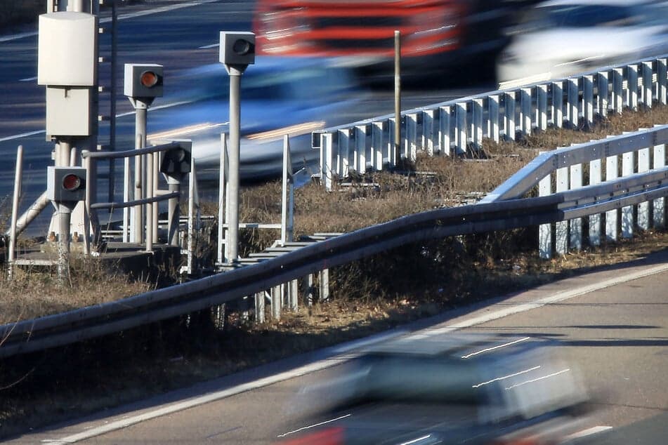 Germany A2 highway sees hundreds of speed violations
