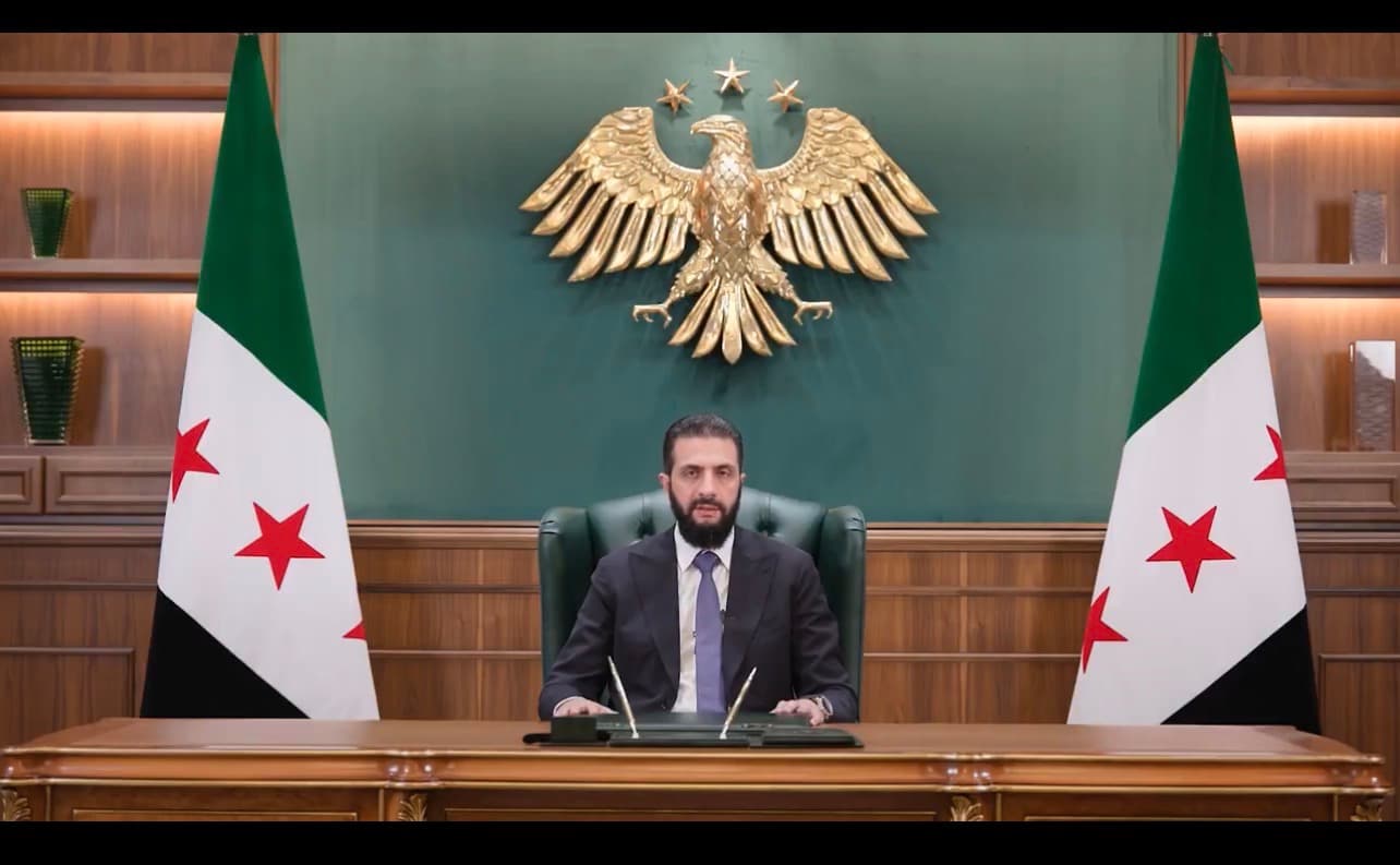 الشرع يرفع العقوبات عن السوريين