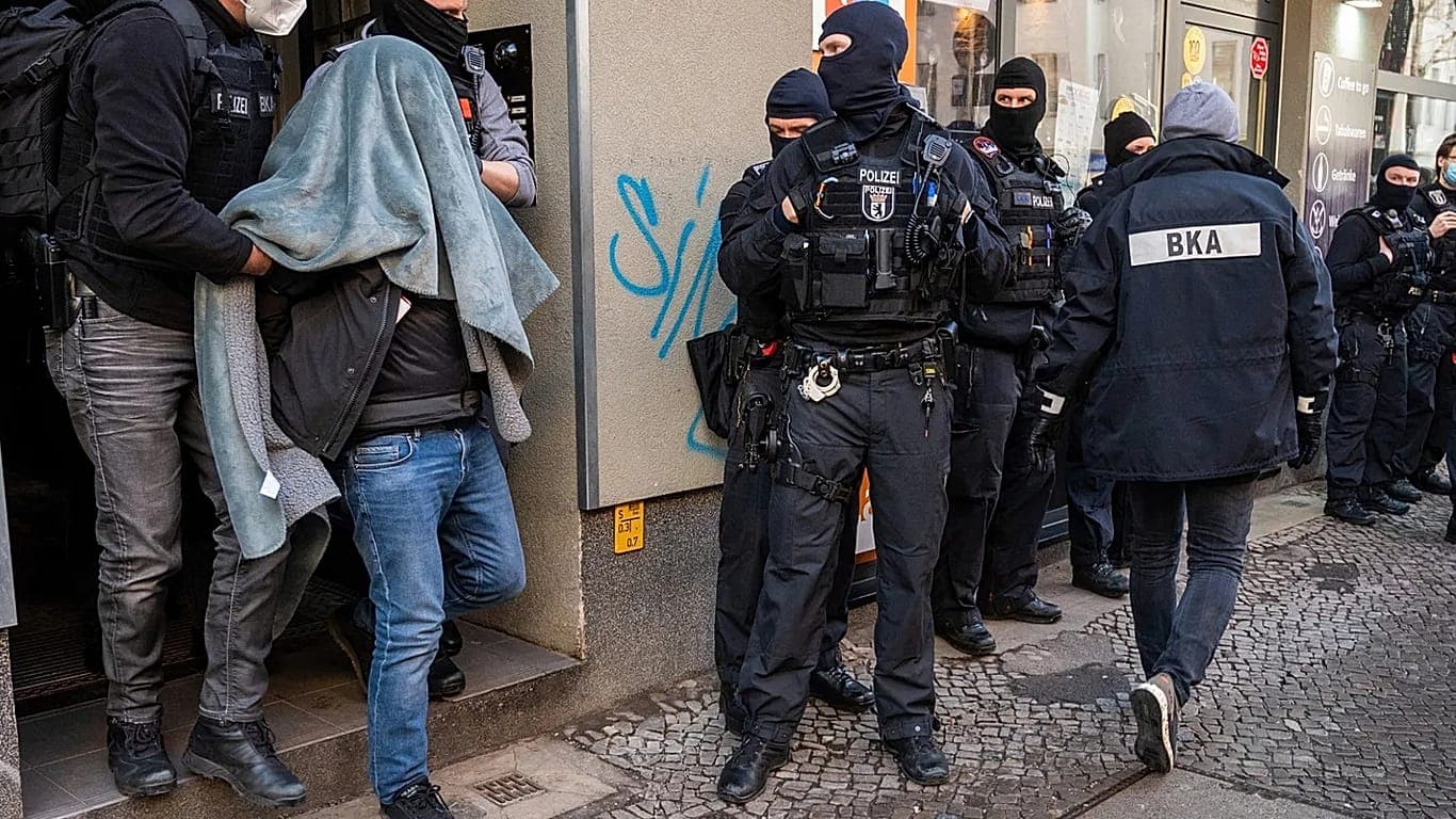 السوريون ثالث أكبر جنسية في ألمانيا بالمشتبه بهم