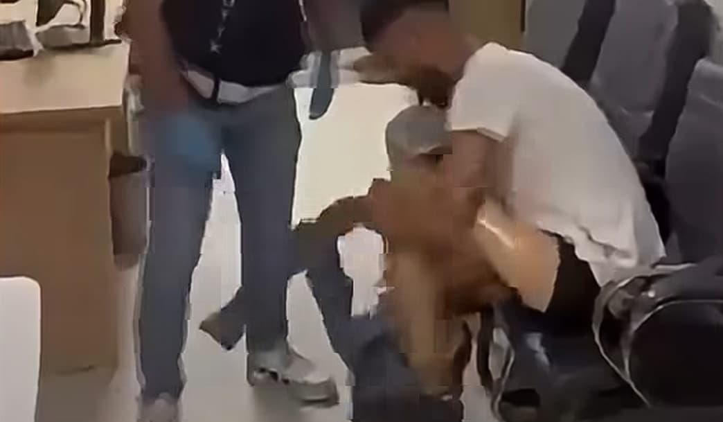ضبط 830 غرام من الميثامفيتامين في ساق صناعية للسوري في تركيا
