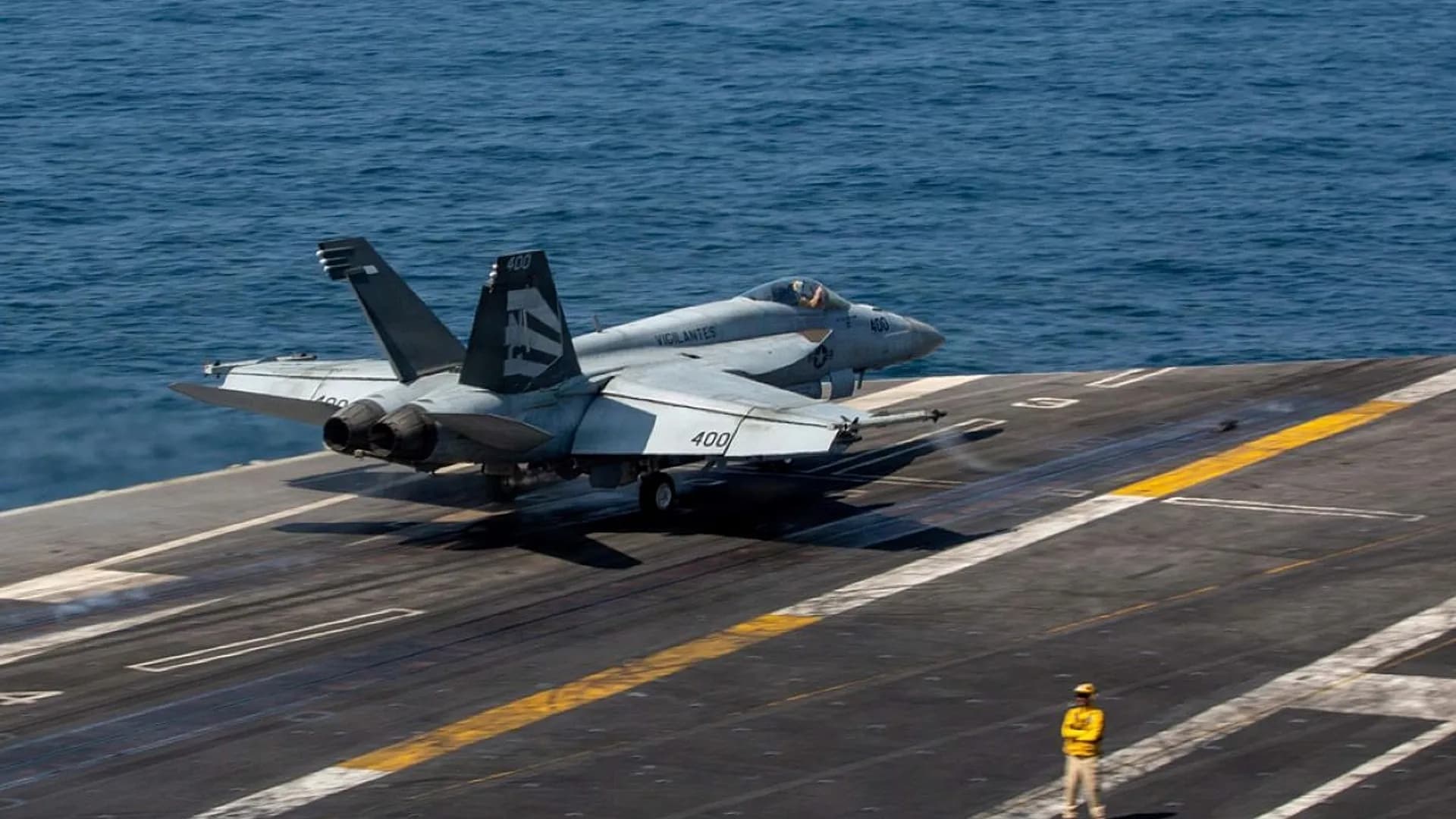 US imposes sanctions on Iran and supplies munitions