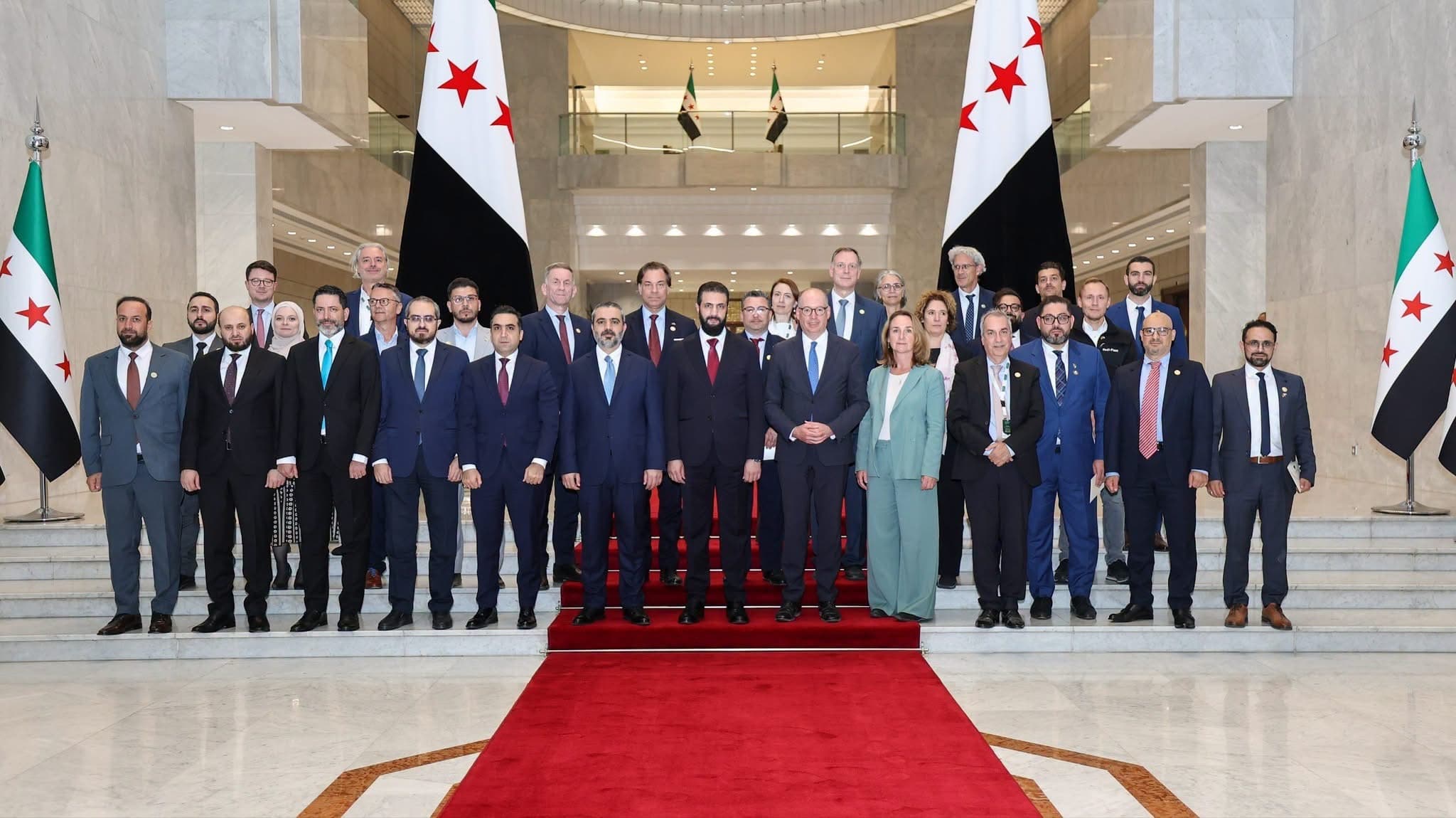 الشرع يناقش مع مسؤول ألماني وشركات فرص إعادة الإعمار في سوريا