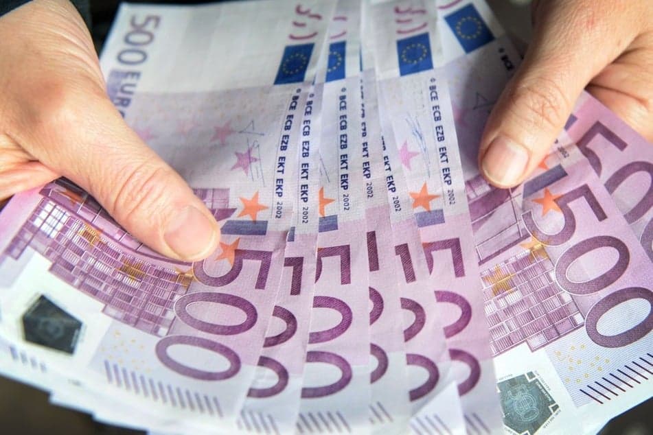شبكة مالية ألمانية وتركية تهمة غسل أموال وتصنيع بضاعة مسروقة