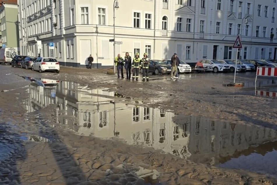 Berlin water pipe explosion affects 1,200