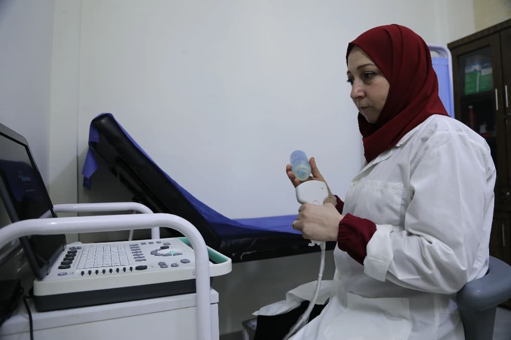كوادر صحية سورية تفتتح مركزا في اللاذقية