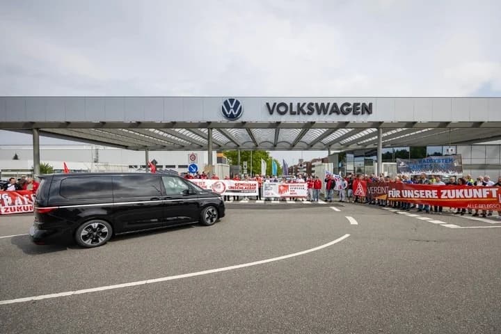 Germany Volkswagen faces major job and factory threat