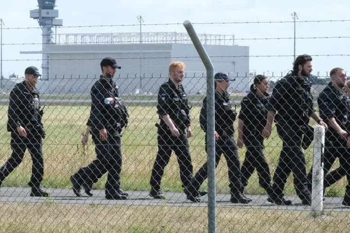 ألمانيا: مشتبهان بعد إحباط هجوم مسيرة في لايبزيغ