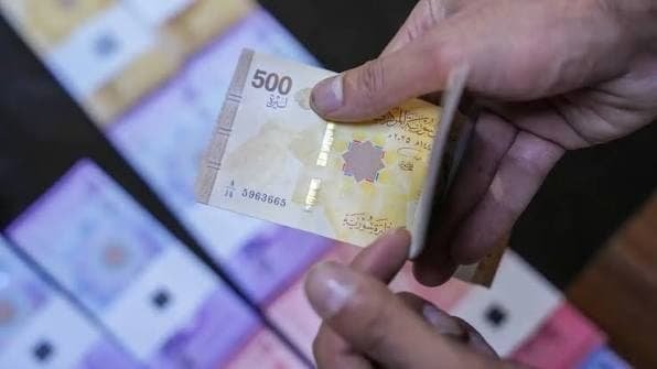 أسعار الدولار واليورو والذهب مقابل الليرة السورية الجمعة