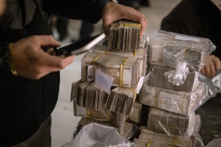 سعر الدولار واليورو والذهب مقابل الليرة السورية اليوم