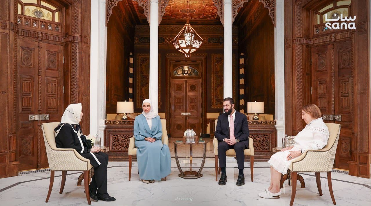 الشرع وعقيلته يستقبلان ابنتي القوتلي والعايش