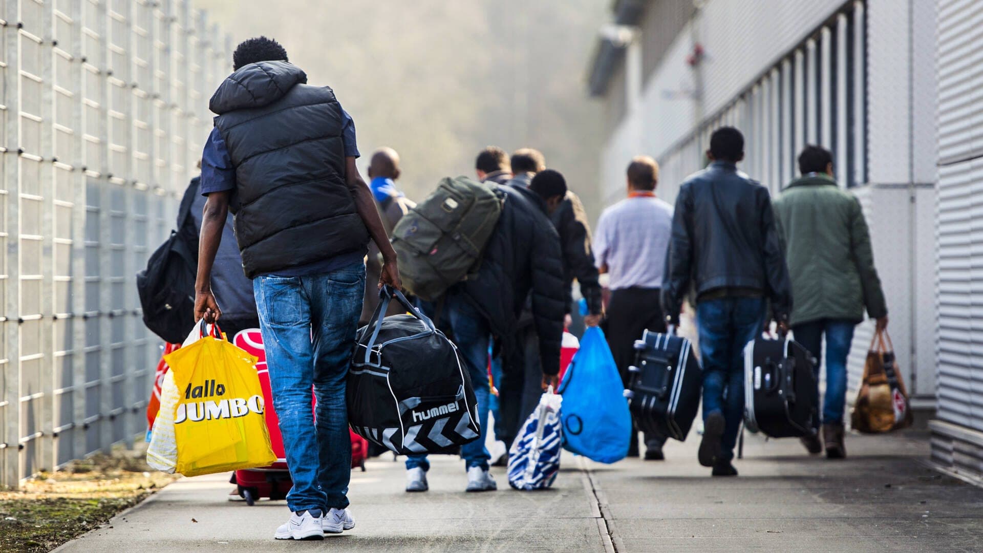 Netherlands approves imprisoning rejected asylum seekers