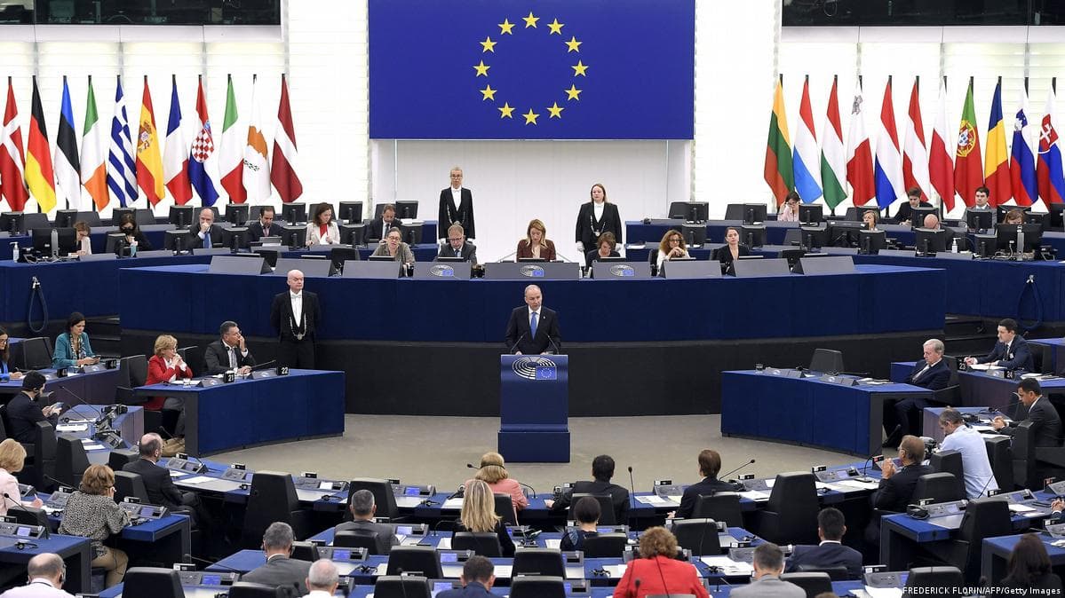Europe approves new traveler refund rules