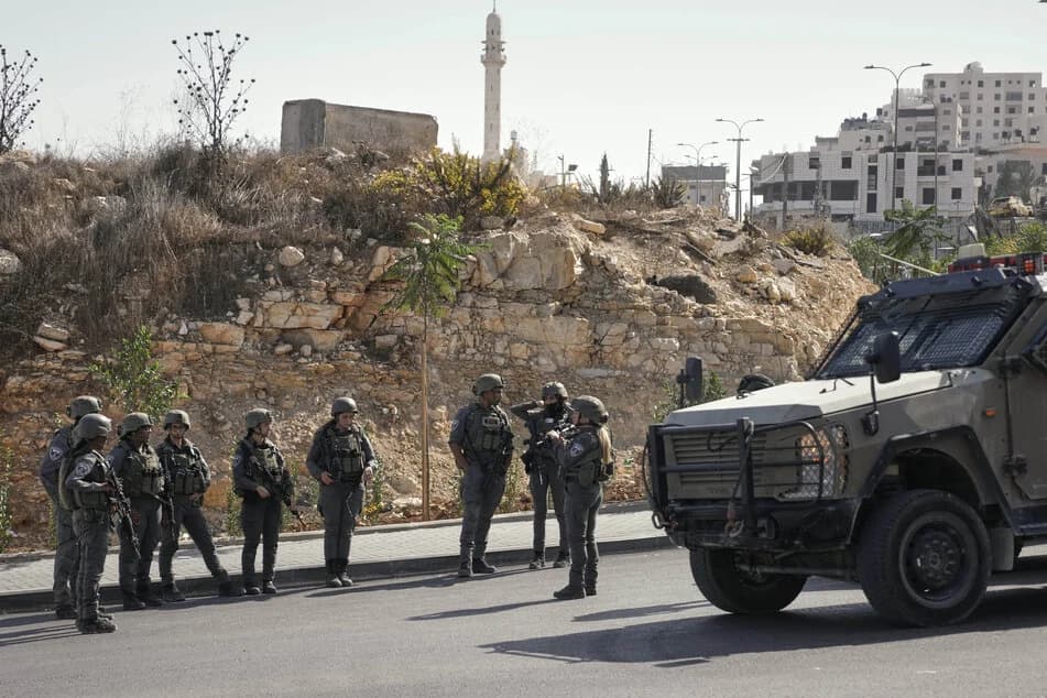 Israel to close West Bank after Hebron attack