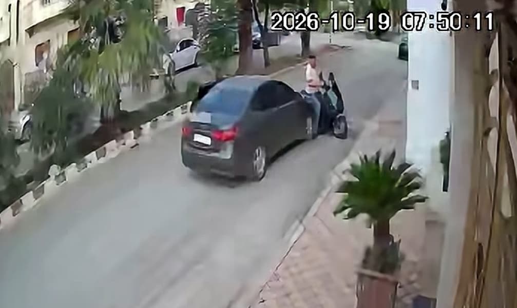 Masked men run over and kidnap goldsmith in Hama