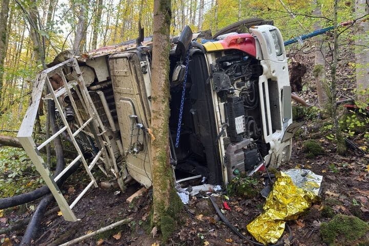 Truck falls from 20 meters in Germany resulting in one death and serious injuries