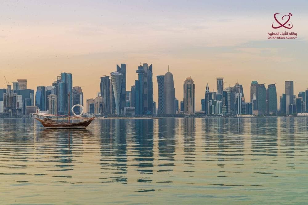 حالة جوية حارة ورطبة مع ضباب على الساحل
