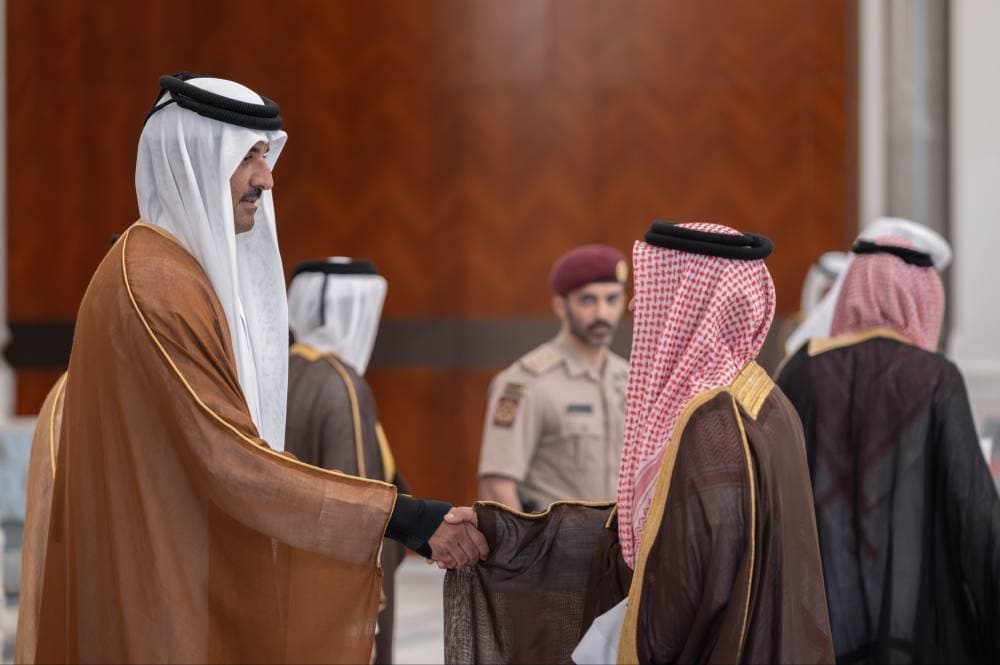 صاحب السمو يستقبل مزيداً من المعزين في مساء ثالث أيام العزاء بوفاة سمو الأمير الوالد