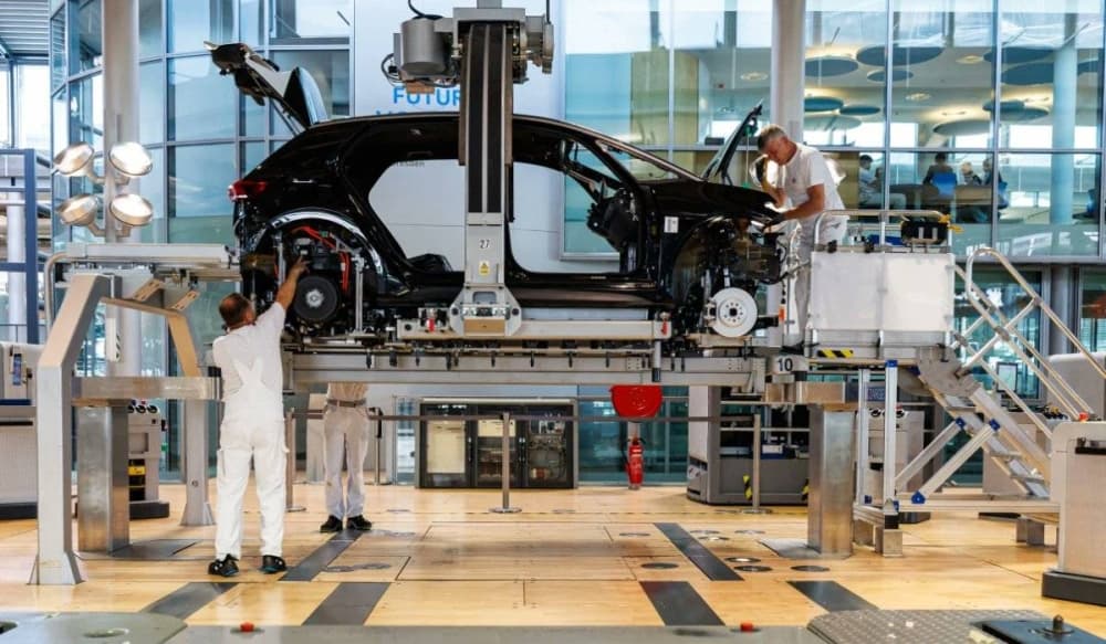 Digital economy overtakes auto industry in Germany