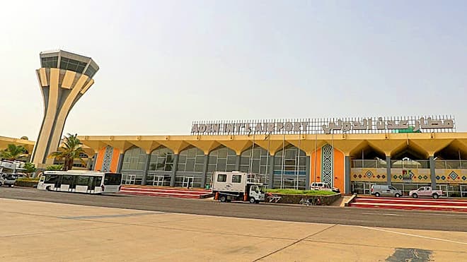وزارة النقل تنفي إغلاق حركة الطيران بجميع المطارات