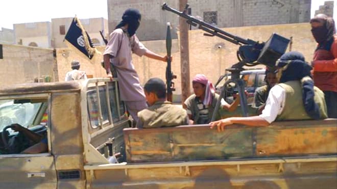 مقتل جنديين في هجوم لتنظيم القاعدة على مقر أمني في أبين