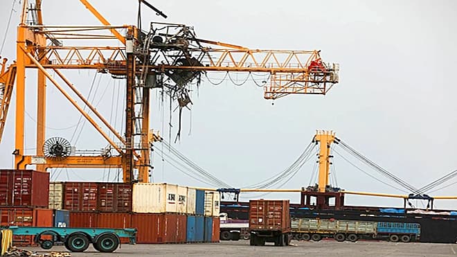 Deputy Minister of Transport Denies Houthis' Claims of Hodeidah Port Siege