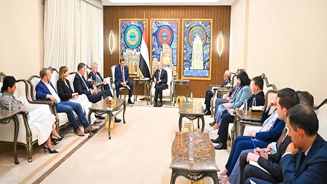 العليمي يناقش مع وفد البرلمان الأوروبي أزمة اليمن