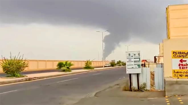 الحوثيون يهددون منشآت أرامكو في جازان وينبع