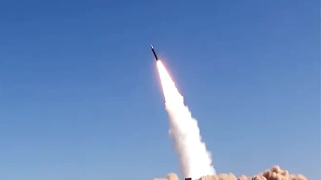 Houthi shells hit Ma'rib homes