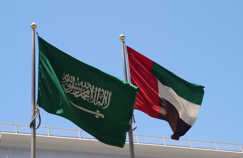 Saudi Arabia tightens controls on UAE transfers