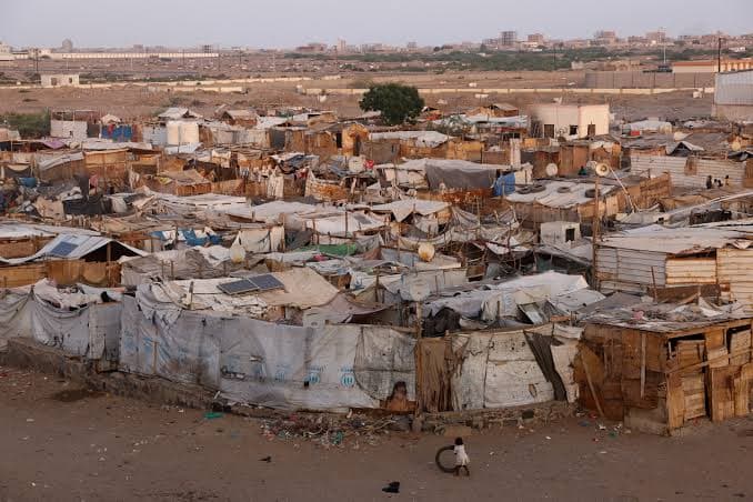 Houthi attacks displace over a thousand Yemenis