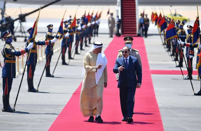مصر تنهي الجدل حول العمالة في الإمارات