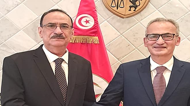 السفير باحبيب يناقش أوضاع اليمن مع المسؤول التونسي