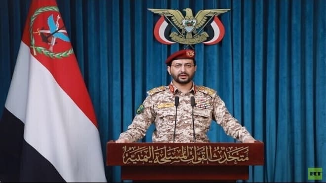 الحوثيون يطلقون صواريخ وطائرات على الرياض
