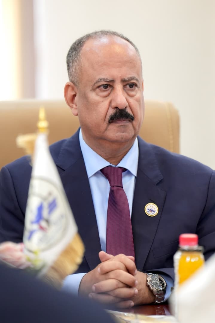 وزير النقل: الحكومة مستمرة في مهامها رغم هجمات الحوثي