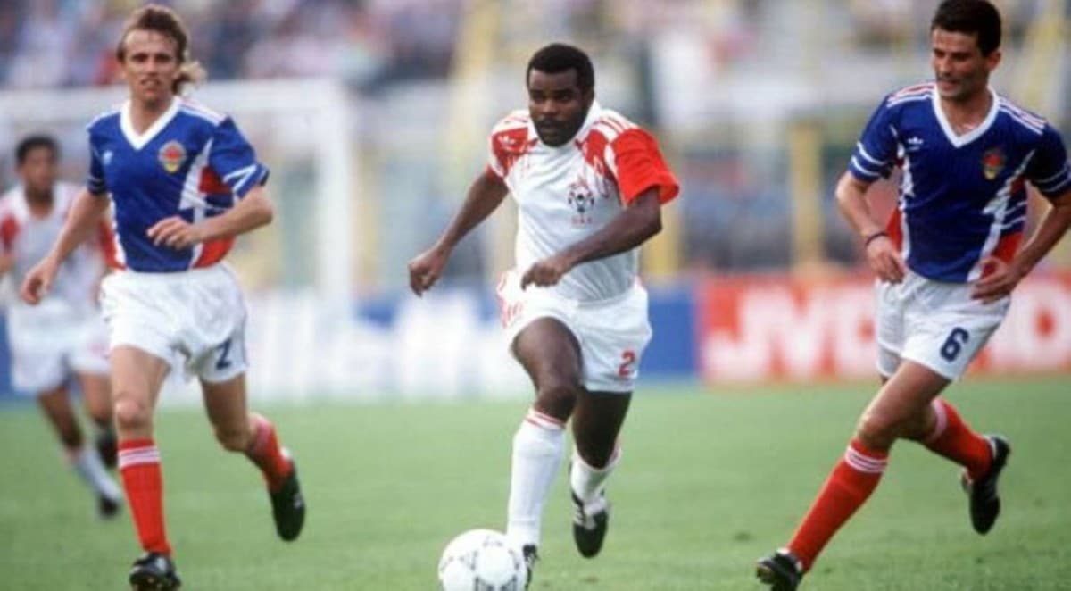 الاتحاد الآسيوي يبرز نجاح الإمارات في 1990