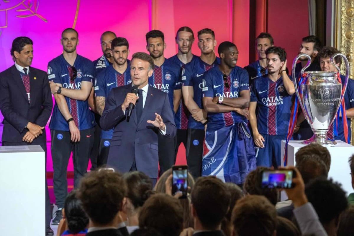 Macron: PSG echoes French team