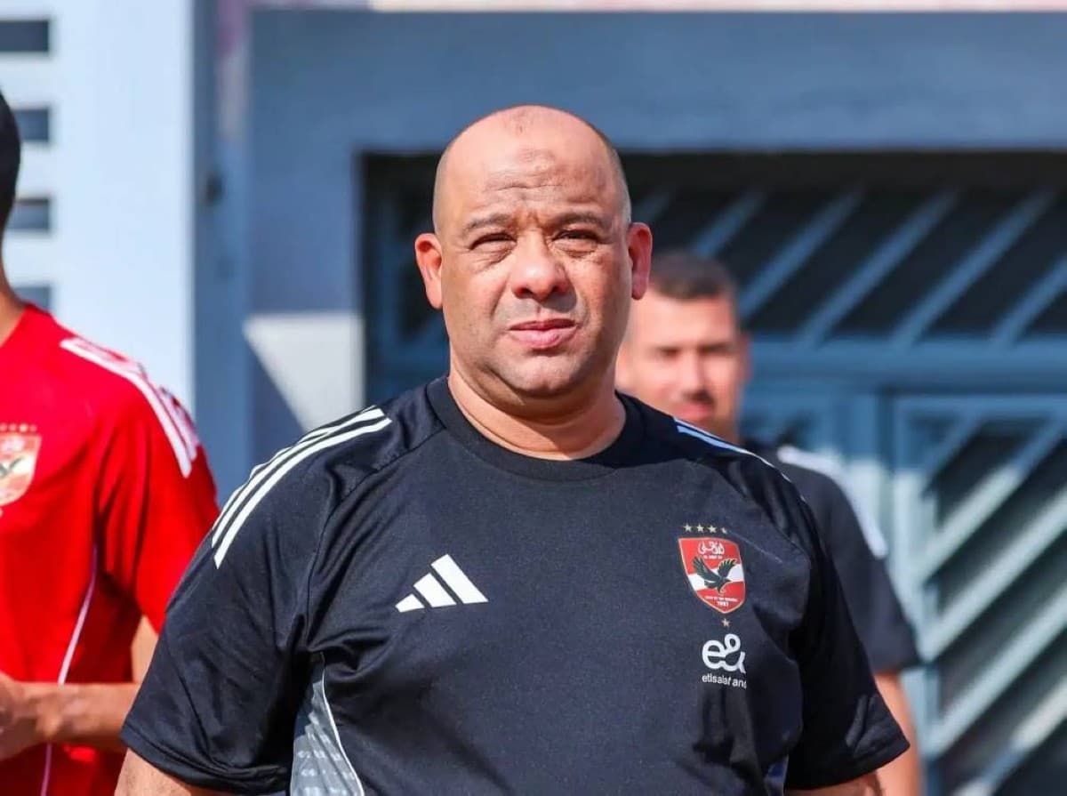 الأهلي المصري يبدأ إعادة الهيكلة برحيل ثلاثة من قياداته